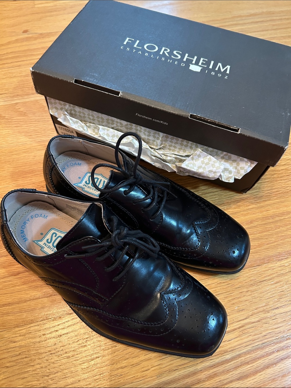 Florsheim Black Leather Wingtip Derby Dress Shoes